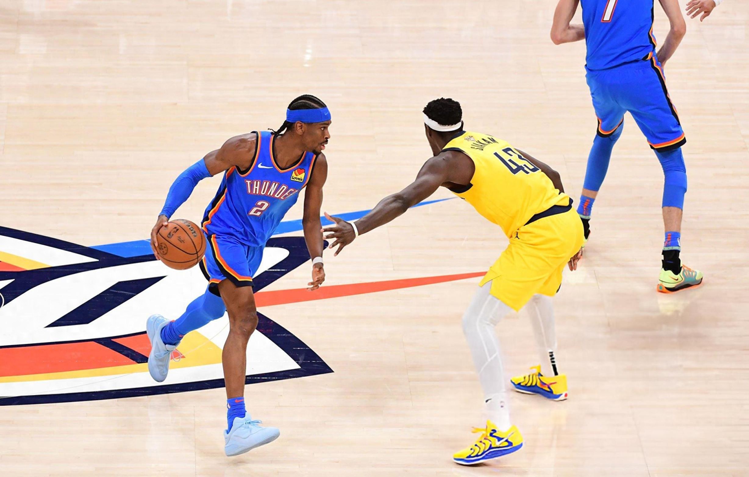 关于金州勇士迎法国杯关键赛；加时末段队长鼓劲；底气十足；阵容厚度经受考验的信息